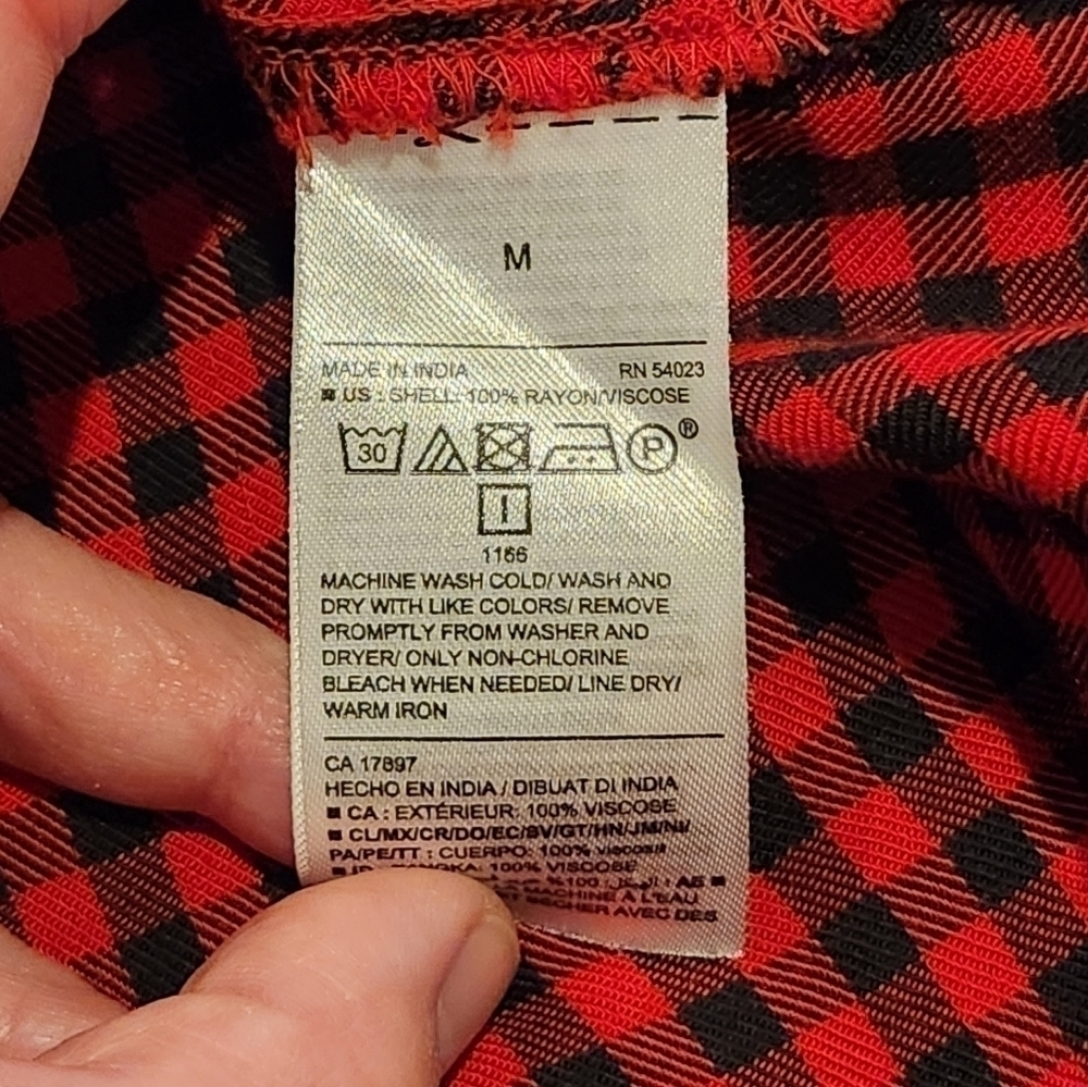 OLD Navy Women's Red and Black Plaid Button Down Shirt, size Medium - Picture 12 of 12